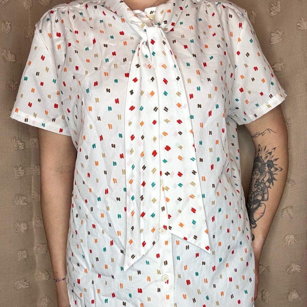 White Tie-Neck Short Sleeve Blouse with Multicolor Print